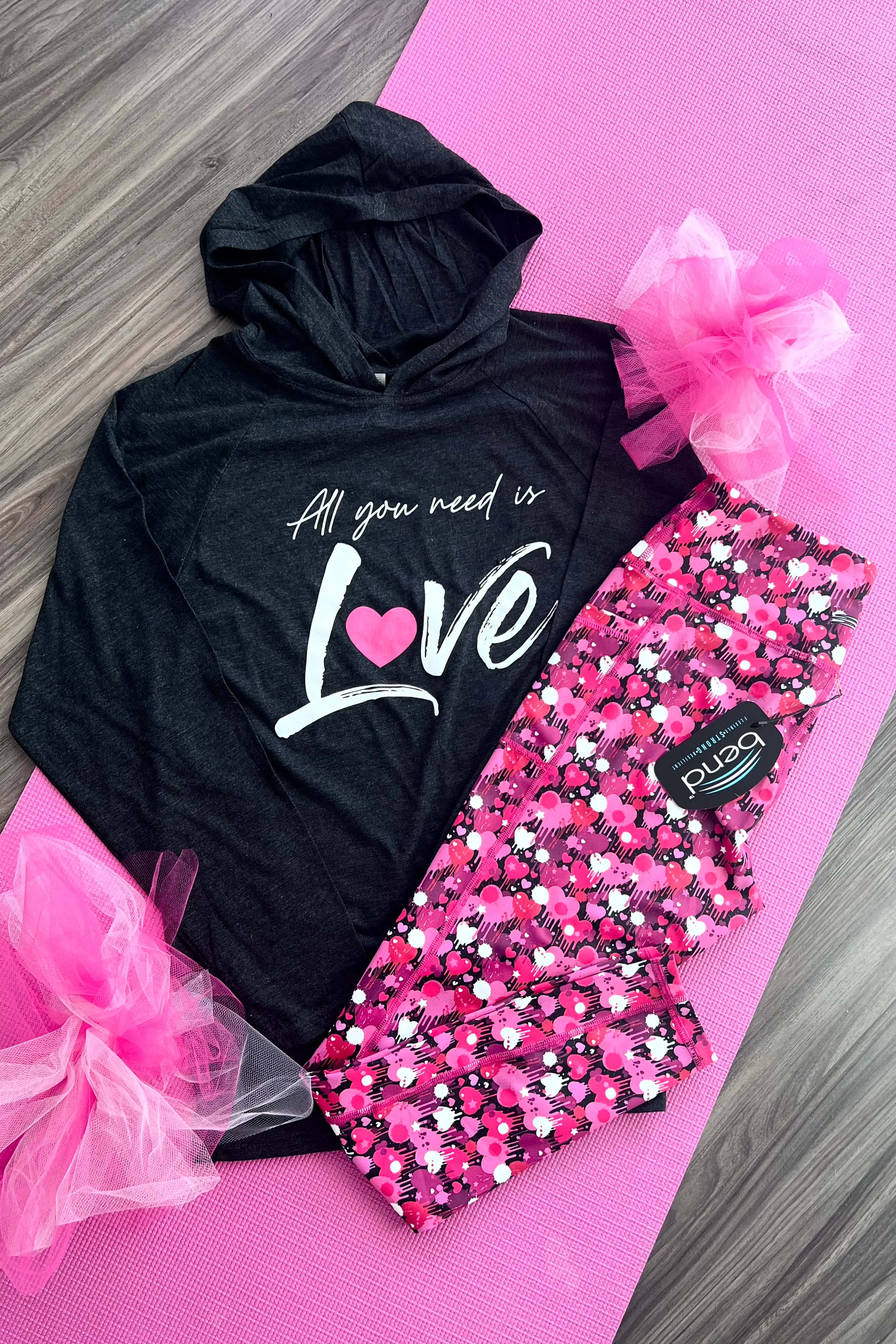 5322 - The Bend "My Heart Melts for You" Perfect Pocket Legging - FINAL SALE