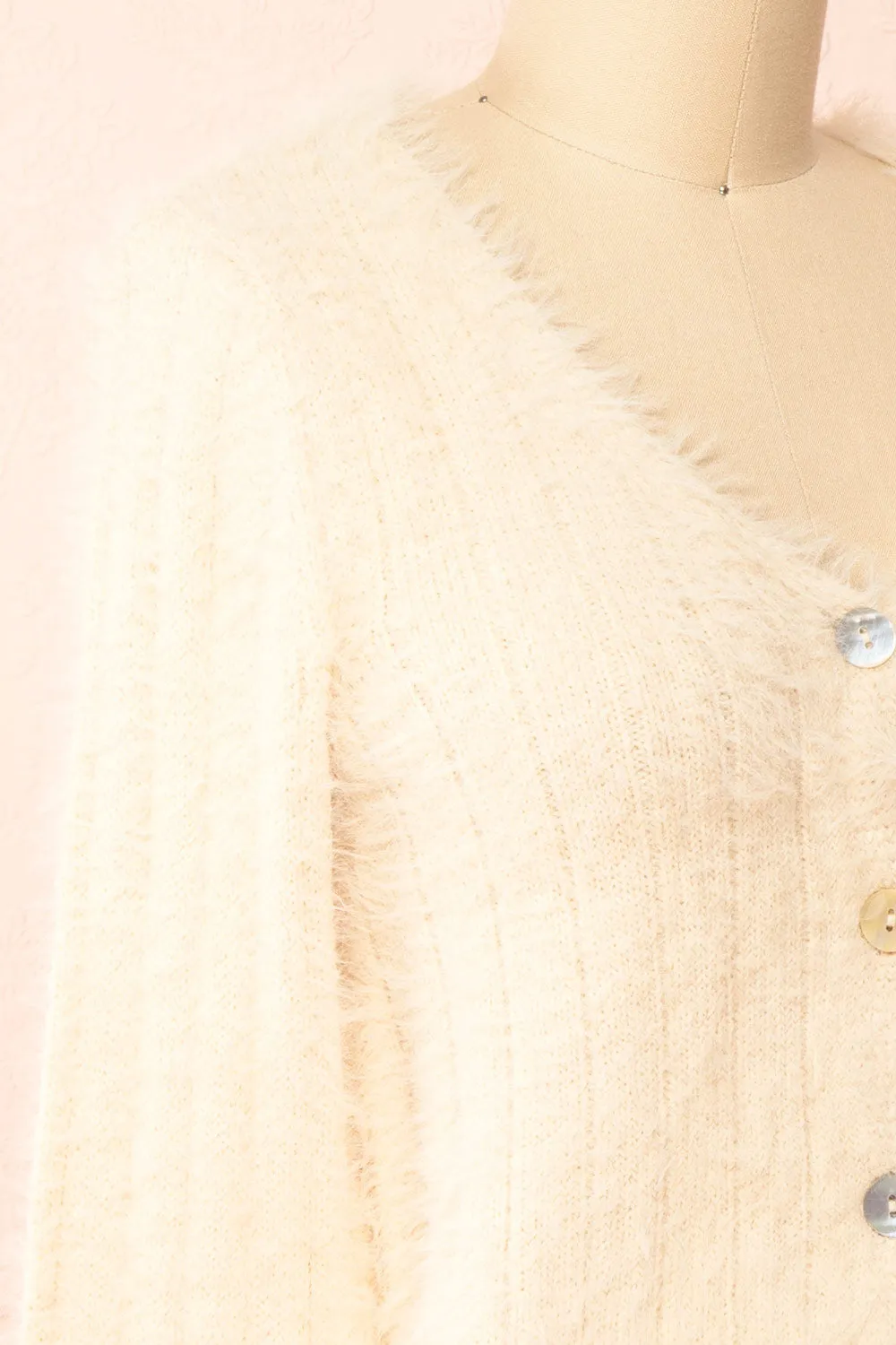 Apini Ivory | Fuzzy Cropped Cardigan