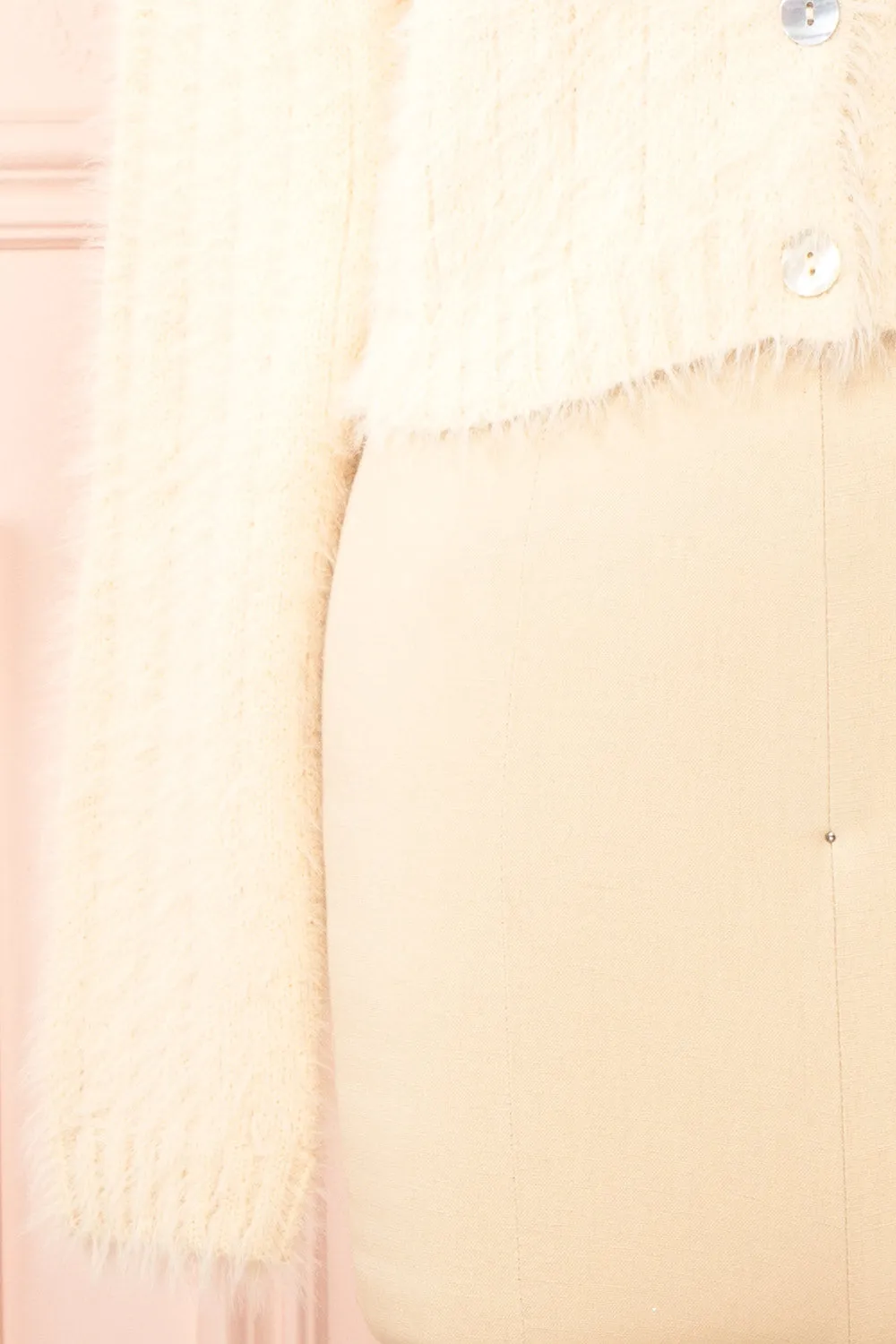 Apini Ivory | Fuzzy Cropped Cardigan