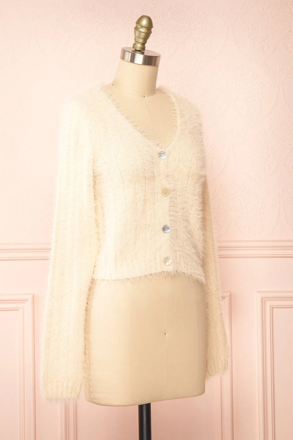 Apini Ivory | Fuzzy Cropped Cardigan