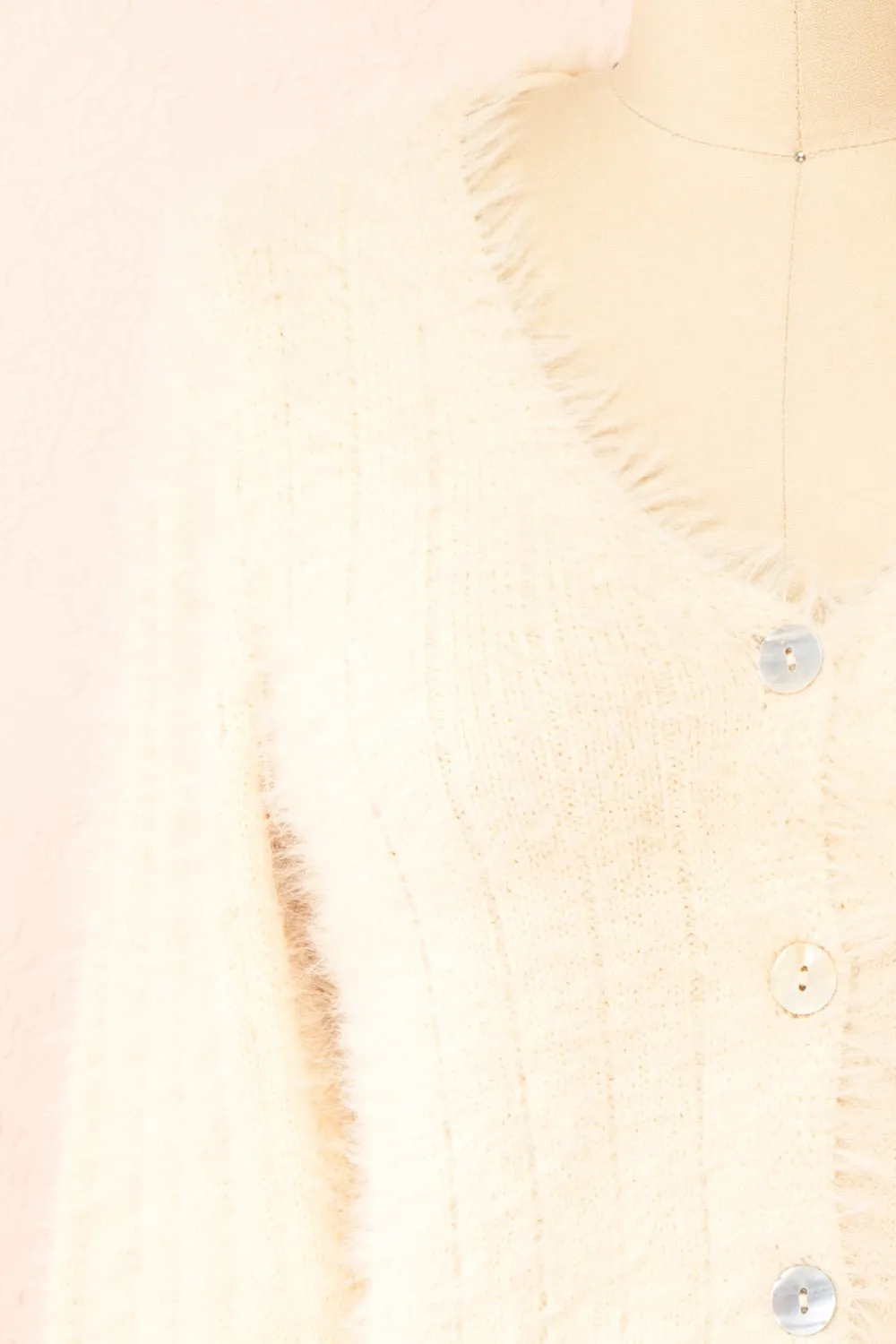 Apini Ivory | Fuzzy Cropped Cardigan