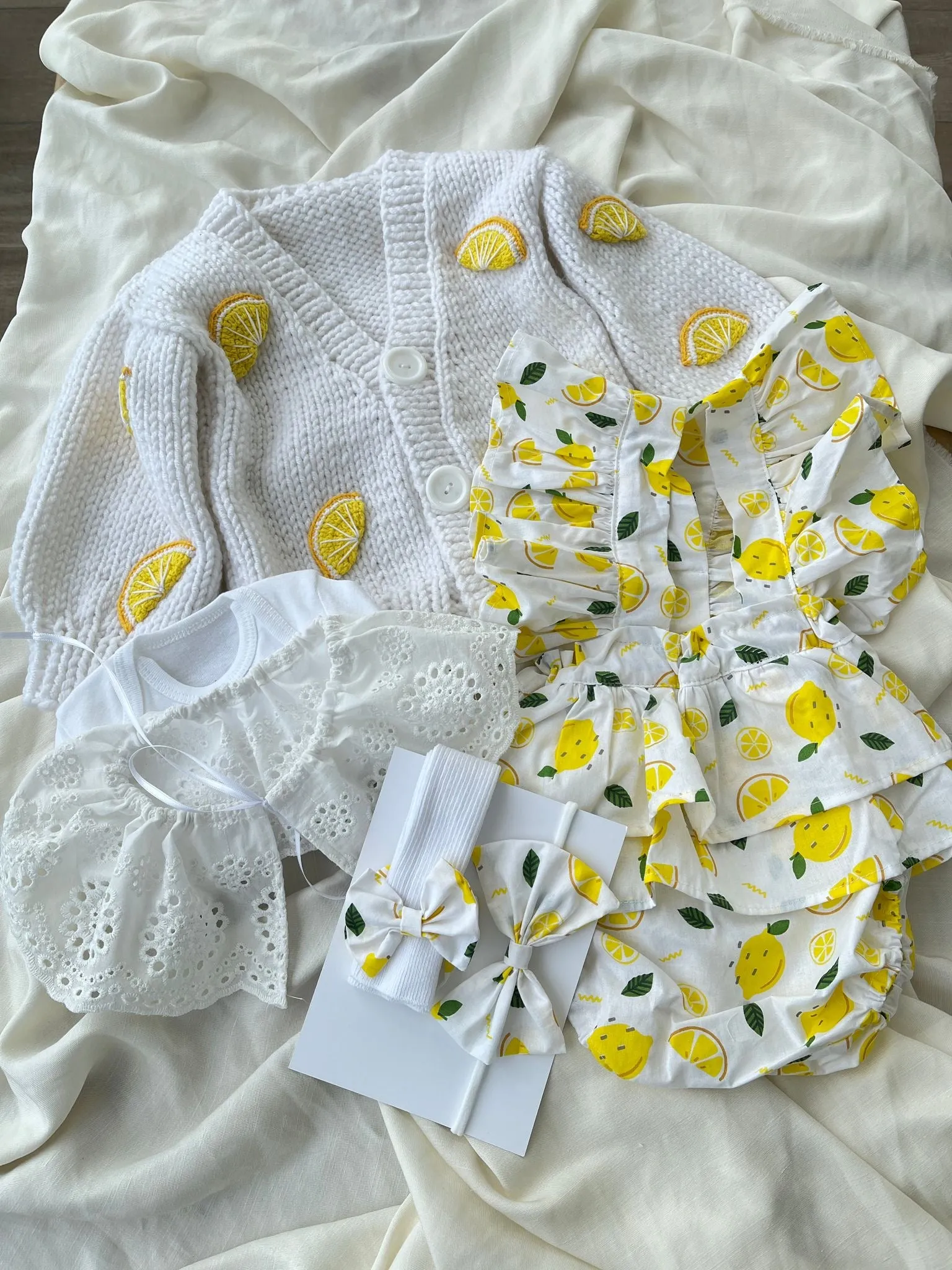 Beautiful Jam pants 5 piece set with Lemon print details.