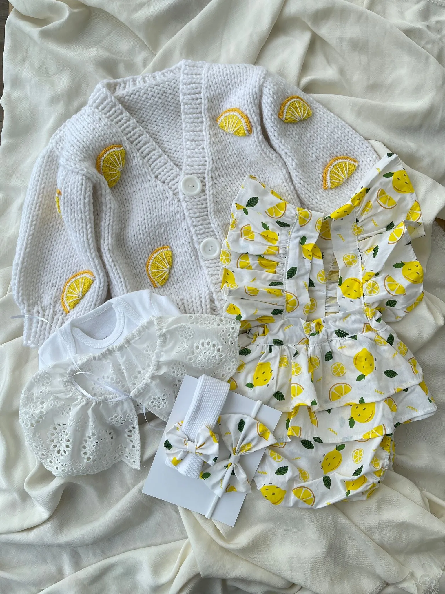 Beautiful Jam pants 5 piece set with Lemon print details.