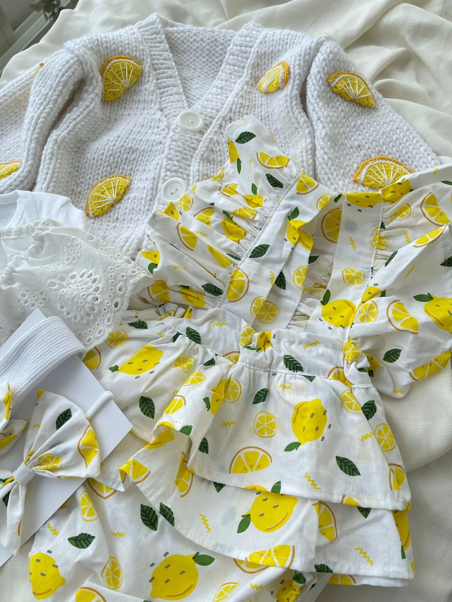 Beautiful Jam pants 5 piece set with Lemon print details.