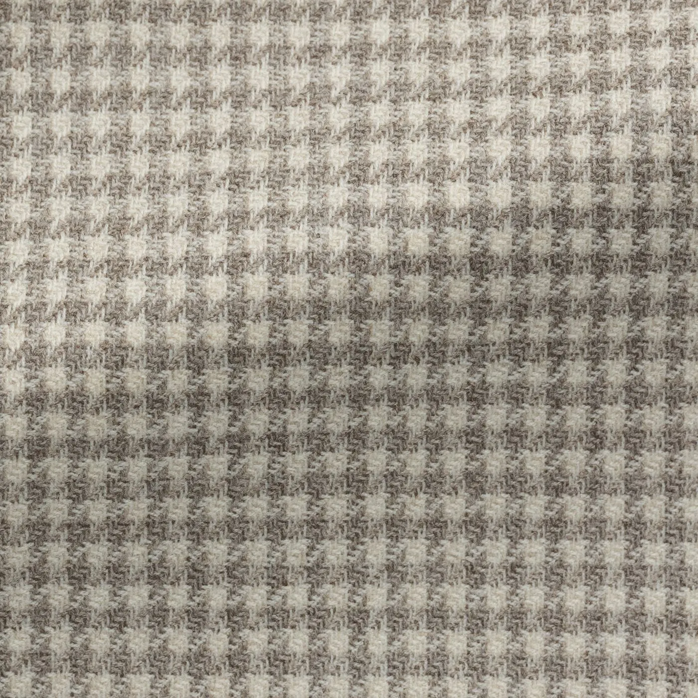 Loro Piana Oatmeal Sand S120 Merino Wool Houndstooth