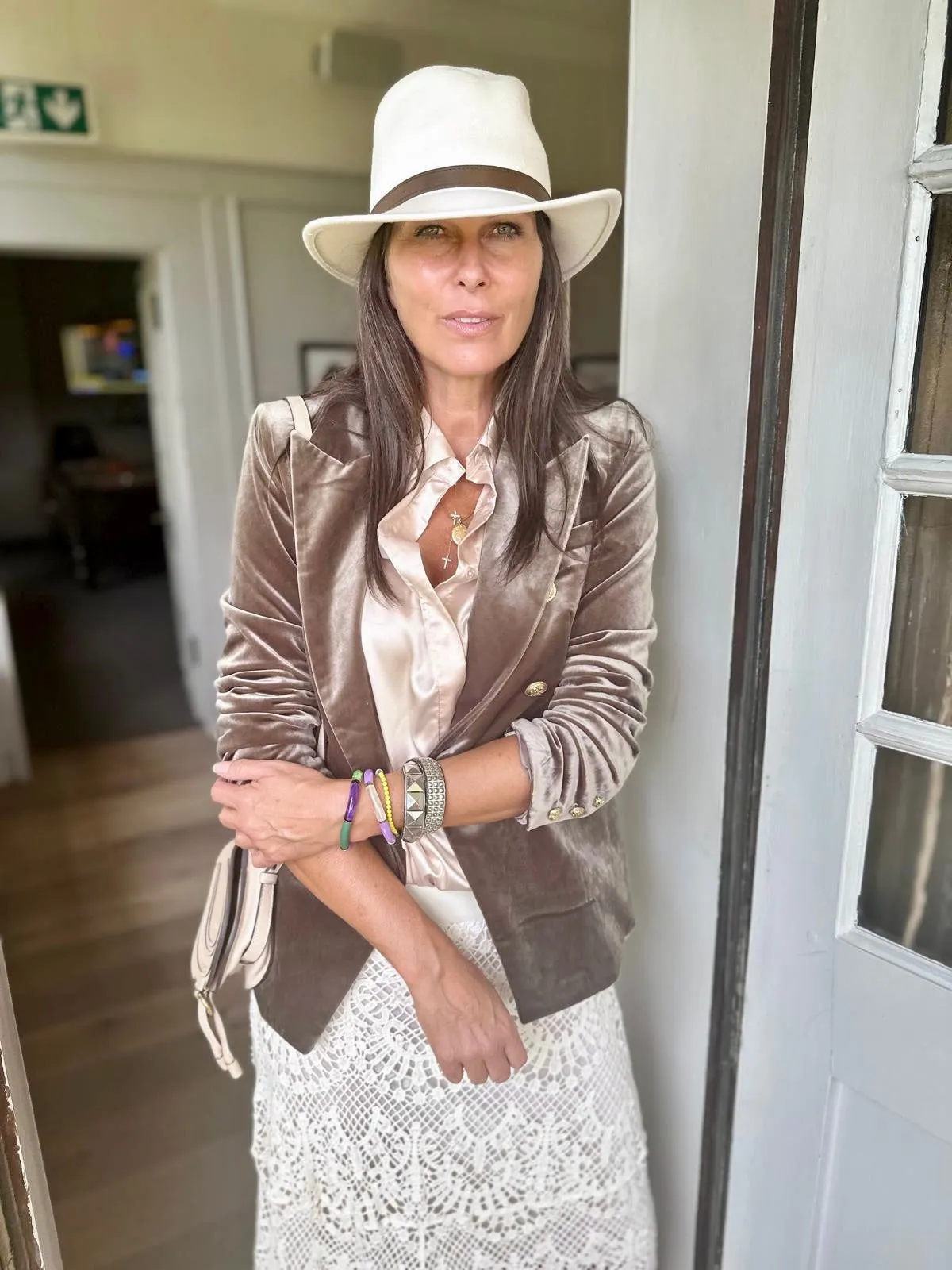 Victoria Velvet Blazer Mushroom