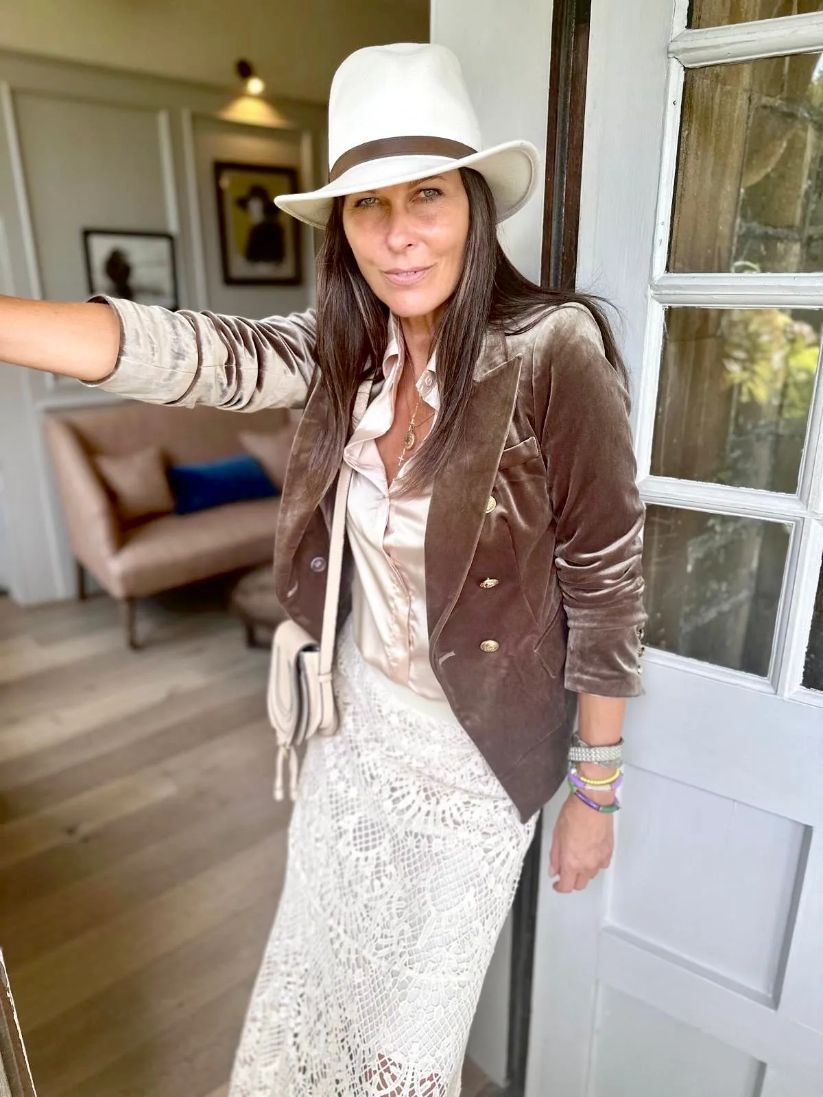 Victoria Velvet Blazer Mushroom
