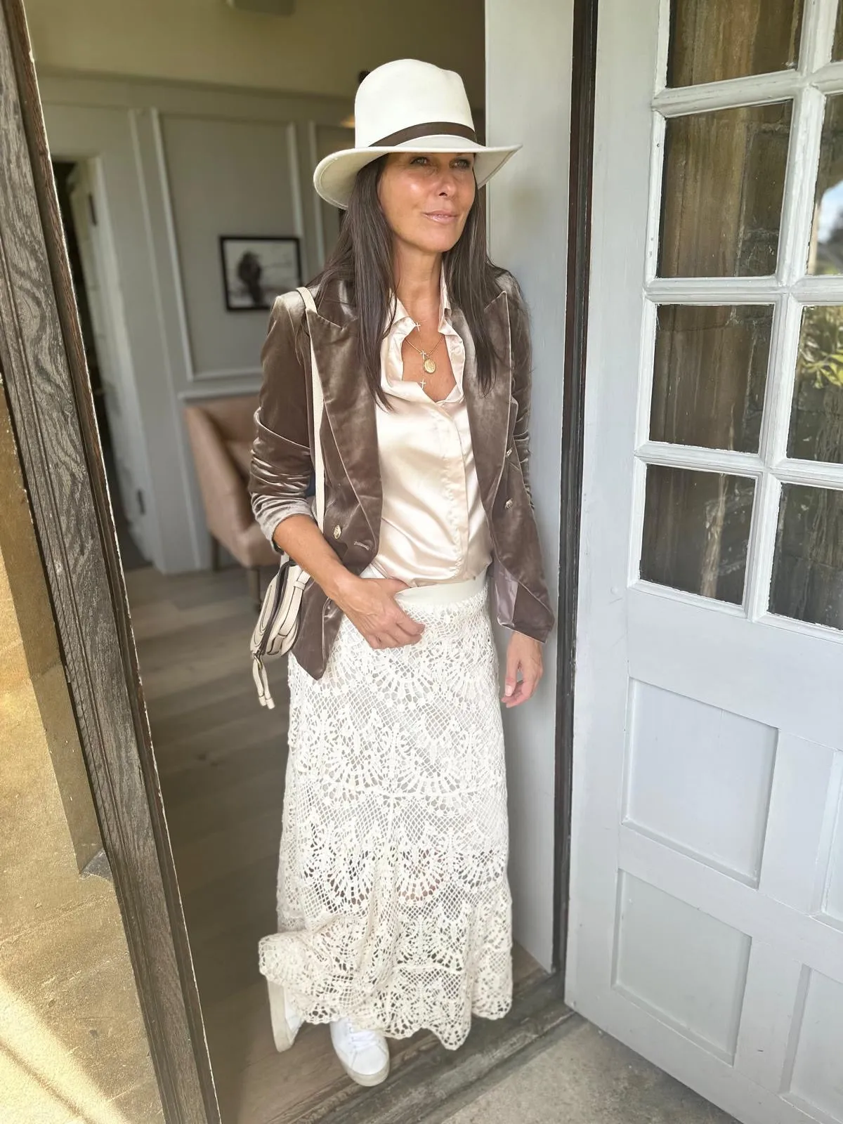 Victoria Velvet Blazer Mushroom