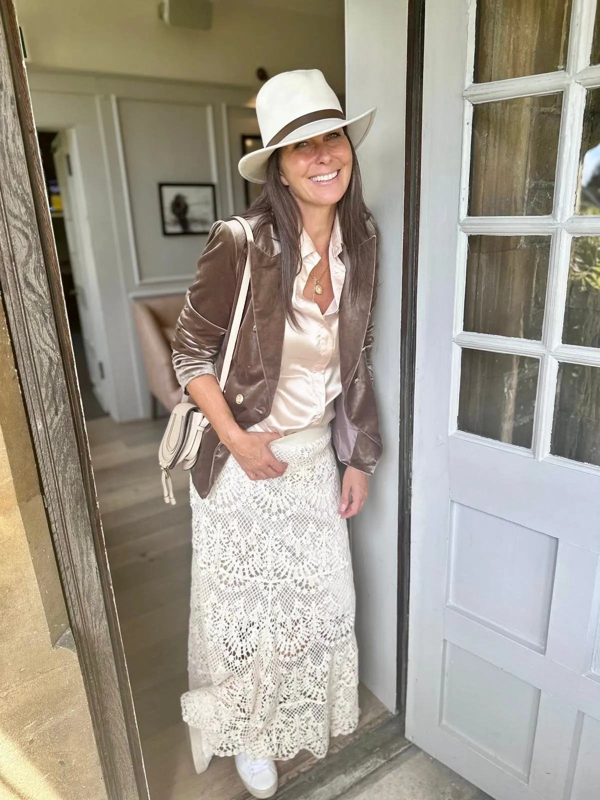 Victoria Velvet Blazer Mushroom